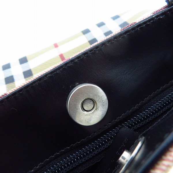 実際に弊社で買取させて頂いたBURBERRY LONDON/バーバリー ロンドン ノバ チェック柄 PVC ミニハンドバッグの画像 5枚目