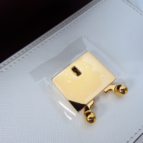 実際に弊社で買取させて頂いたMarni/マルニ 18SS Trunk/トランク レザー2wayミニショルダーバッグ/ハンドバッグ SBMPS01U15の画像 5枚目