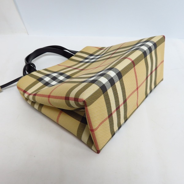 実際に弊社で買取させて頂いたBURBERRY LONDON/バーバリー ロンドン ノバ チェック柄 PVC ミニハンドバッグの画像 2枚目