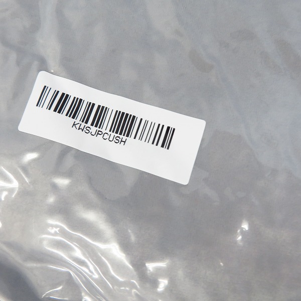 実際に弊社で買取させて頂いた【未開封】KAWS/カウズ HOLIDAY JAPAN Cushion/クッションの画像 4枚目