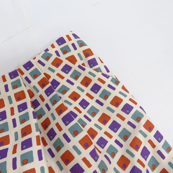 実際に弊社で買取させて頂いたMARNI/マルニ シルク混 総柄ミニスカート GOMAC27A00T1501/38の画像 6枚目