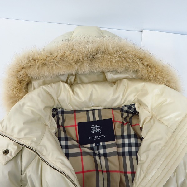 実際に弊社で買取させて頂いたBURBERRY LONDON/バーバリーロンドン フェザー混ダウンジャケット FS337-856-40/40の画像 5枚目