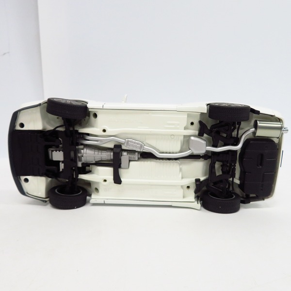 実際に弊社で買取させて頂いたAUTOart/オートアート  ミニカー NISSAN SKYLINE/日産 スカイライン  GT-R R32 N1 1/18 の画像 2枚目