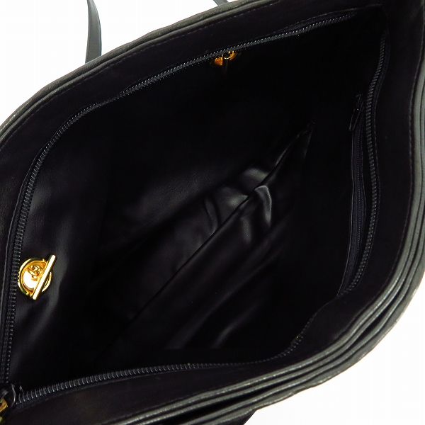 実際に弊社で買取させて頂いたBALLY/バリー パテントレザー 編み込み フリンジ ショルダーバック ブラックの画像 4枚目