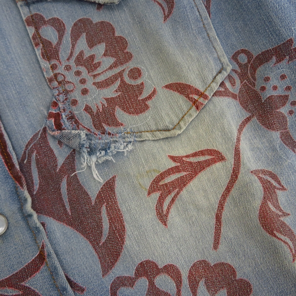 実際に弊社で買取させて頂いた【JPタグ】HYDROGEN/ハイドロゲン 総プリント/スカル刺繍 ロングスリーブ/長袖 デニムシャツ Size：Sの画像 5枚目