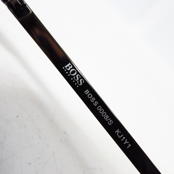 実際に弊社で買取させて頂いたHUGO BOSS/ヒューゴボス サングラス 0008/S KJ1Y1 の画像 4枚目