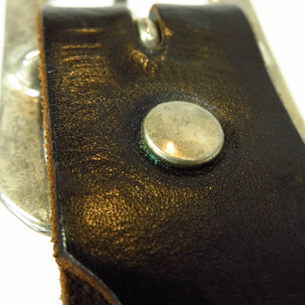 実際に弊社で買取させて頂いたHTC/エイチティーシー ナロースタッズ レザーベルト 34の画像 4枚目