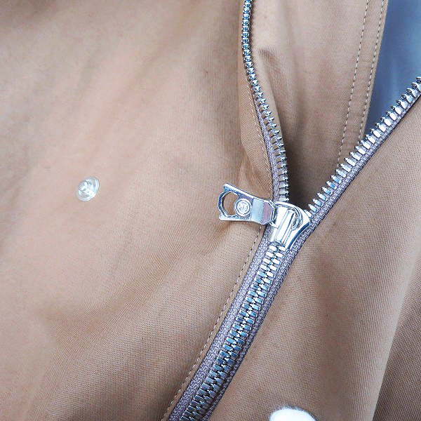 実際に弊社で買取させて頂いた【未使用】FACTOTUM/ファクトタム ナイロンクリアツイルライダーストレンチコート 01030436 ベージュ/44の画像 6枚目