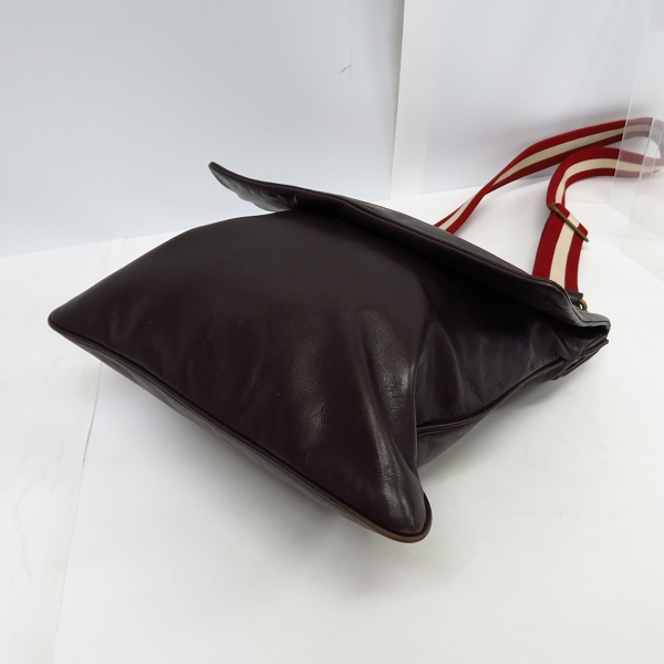 実際に弊社で買取させて頂いたBALLY/バリー レザー×キャンバス ショルダーバッグ ブラウン系の画像 2枚目