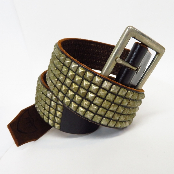 実際に弊社で買取させて頂いたHTC/エイチティーシー ピラミッドスタッズ レザーベルト 32