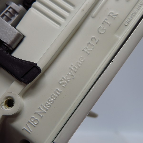 実際に弊社で買取させて頂いたAUTOart/オートアート  ミニカー NISSAN SKYLINE/日産 スカイライン  GT-R R32 N1 1/18 の画像 5枚目