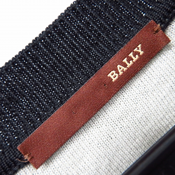 実際に弊社で買取させて頂いたBALLY/バリー 袖プリント ウール100％ プルオーバー Vネック ニット/セーター Size：48の画像 2枚目