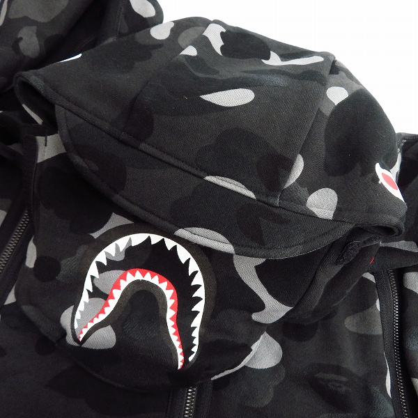 実際に弊社で買取させて頂いた【未使用】A BATHING APE/アベイシングエイプ GRADATION CAMO SHARK MASK WIDE ZIP HOODIE/マスク ジップフーディー/Mの画像 6枚目