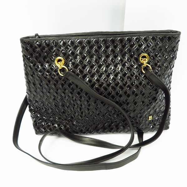 実際に弊社で買取させて頂いたBALLY/バリー パテントレザー 編み込み フリンジ ショルダーバック ブラックの画像 1枚目