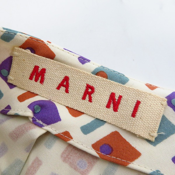 実際に弊社で買取させて頂いたMARNI/マルニ シルク混 総柄ミニスカート GOMAC27A00T1501/38の画像 2枚目