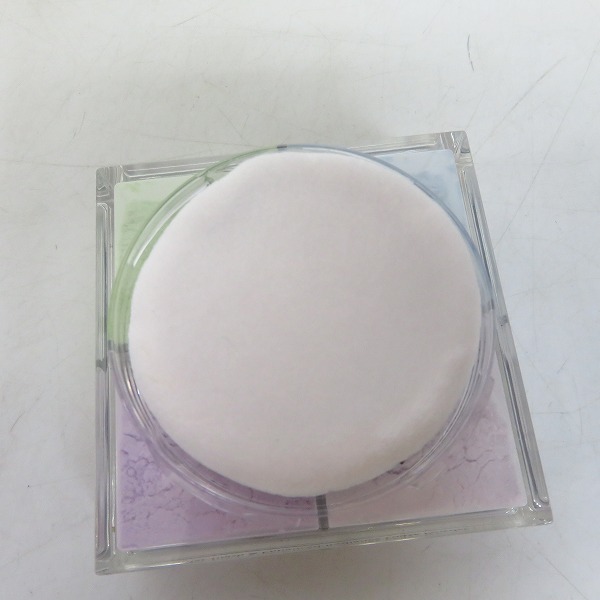 実際に弊社で買取させて頂いた【未使用】GIVENCHY/ジバンシィ プリズム リーブル 1 ルースパウダー の画像 3枚目