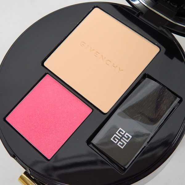 実際に弊社で買取させて頂いたGIVENCHY/ジバンシィ グラマーオンザゴー 3ステップメイクアップパレットの画像 2枚目