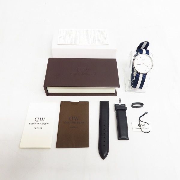 実際に弊社で買取させて頂いたDaniel Wellington/ダニエルウェリントン Classic 腕時計 B36S5 交換用ベルト付きの画像 6枚目
