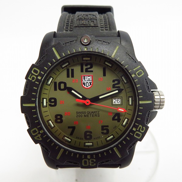 実際に弊社で買取させて頂いたLUMINOX/ルミノックス SERIES 8800 腕時計【動作未確認】