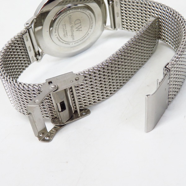 実際に弊社で買取させて頂いたDaniel Wellington/ダニエルウェリントン B36S12 腕時計 替えベルト2本セットの画像 2枚目