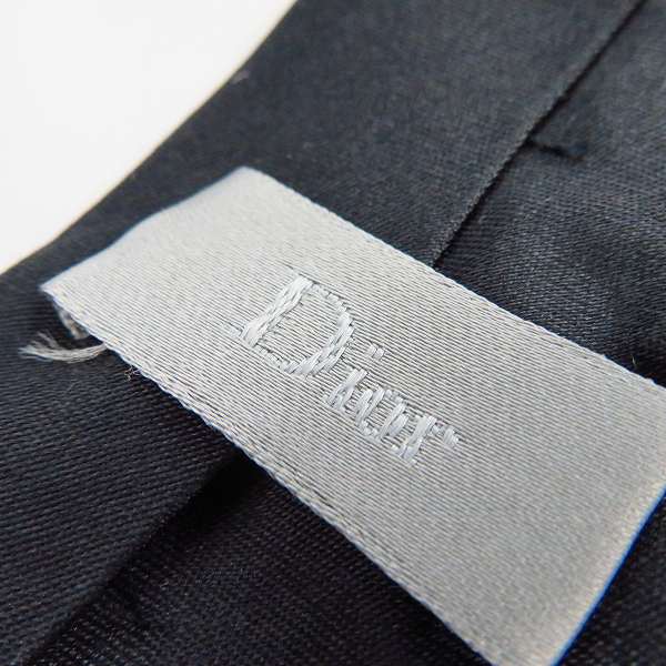 実際に弊社で買取させて頂いた【未使用含む】GUCCI/グッチ LOEWE/ロエベ Christian Dior/クリスチャンディオール 総柄/ロゴ デザイン ネクタイ 4点セットの画像 4枚目