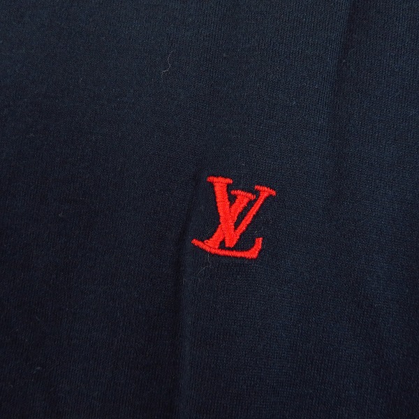Louis Vuitton ネイビー Tシャツ 新品タグ付き 美品 LOUIS VUITTON Tシャツ LVロゴ 刺繍 Vネック 紺 XS