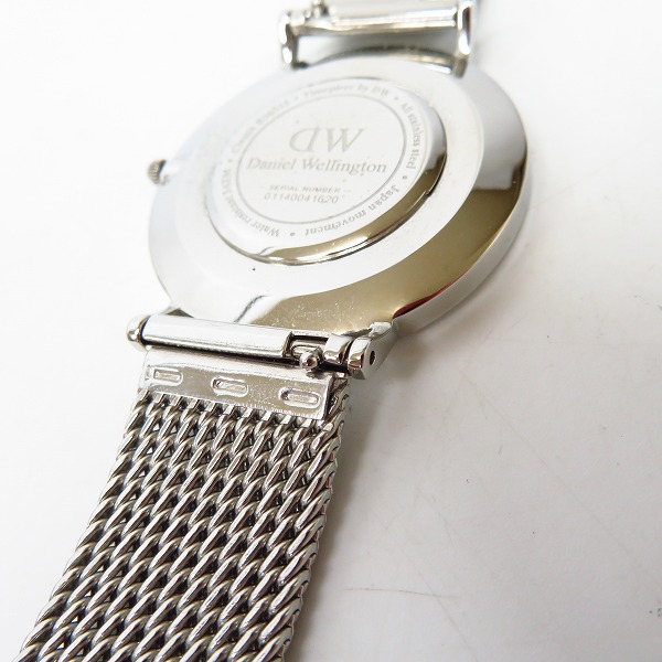 実際に弊社で買取させて頂いたDaniel Wellington/ダニエルウェリントン B36S12 腕時計 替えベルト2本セットの画像 5枚目