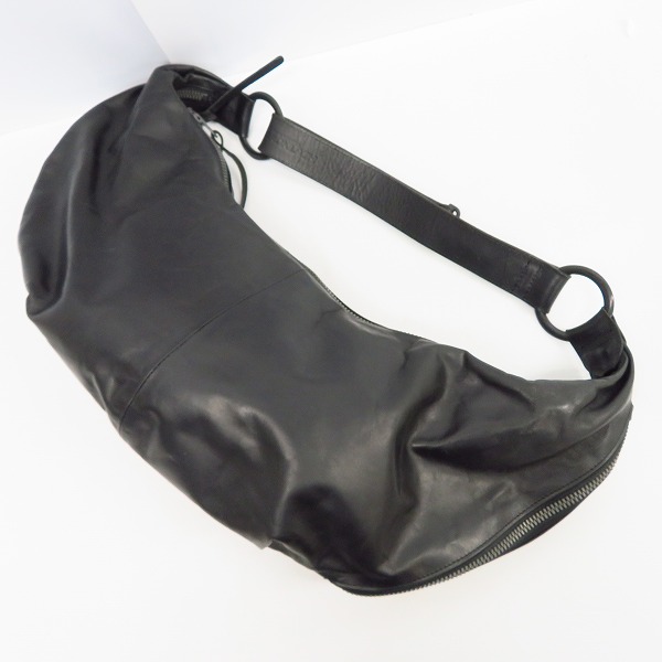 実際に弊社で買取させて頂いたISAMU KATAYAMA BACKLASH/バックラッシュ GUIDI CALF "REGULATE" SHOULDER BAG/バナナバッグ LARGE 143-02の画像 1枚目