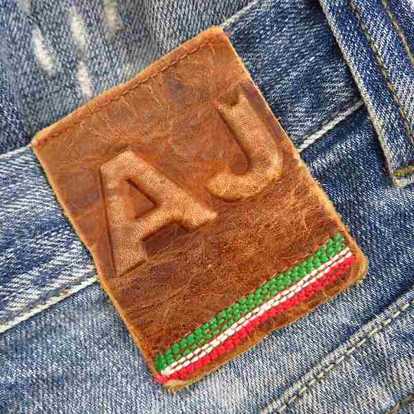 実際に弊社で買取させて頂いたARMANI JEANS/アルマーニ・ジーンズ ダメージ加工 デニムパンツ/31の画像 2枚目