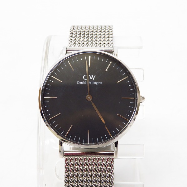 実際に弊社で買取させて頂いたDaniel Wellington/ダニエルウェリントン B36S12 腕時計 替えベルト2本セット