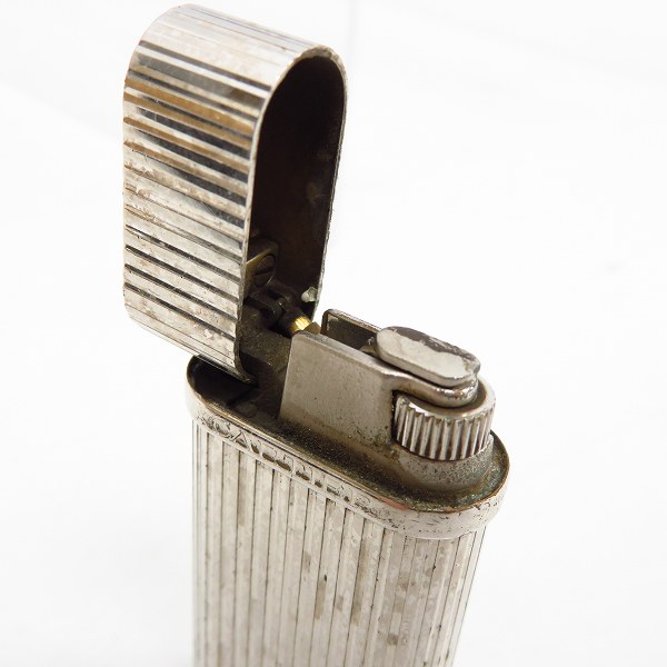 実際に弊社で買取させて頂いたCartier/カルティエ ガスライター ストライプ柄 シルバーの画像 5枚目