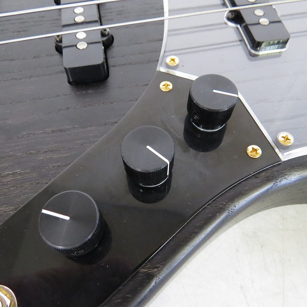 実際に弊社で買取させて頂いた★Bacchus/バッカス Handmade Series WOODLINE417 JAZZ BASSタイプ エレキベースの画像 5枚目
