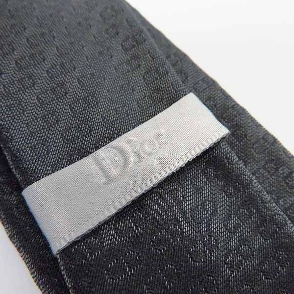 実際に弊社で買取させて頂いた【未使用含む】GUCCI/グッチ LOEWE/ロエベ Christian Dior/クリスチャンディオール 総柄/ロゴ デザイン ネクタイ 4点セットの画像 6枚目