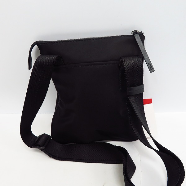 実際に弊社で買取させて頂いたHUGO BOSS/ヒューゴボス Record_S zip env ショルダーバッグ 50407498の画像 1枚目