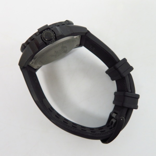 実際に弊社で買取させて頂いたLuminox/ルミノックス カーボン 腕時計 3500-1GBq H-3 LX-200の画像 1枚目