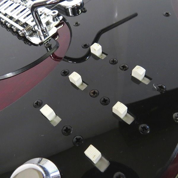 実際に弊社で買取させて頂いた★BRIAN MAY GUITARS/ブライアンメイギターズ Red Special ブライアン・メイモデル エレキギター ケース付きの画像 6枚目