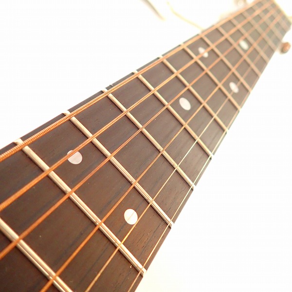 実際に弊社で買取させて頂いた★【美品】Martin/マーティン D-28 2018年製 アコースティックギター ハードケース付きの画像 4枚目