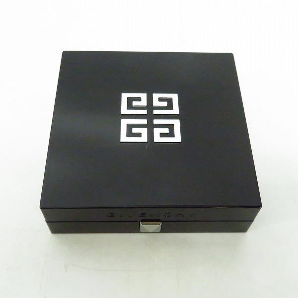 実際に弊社で買取させて頂いたGIVENCHY/ジバンシィ プリズム・ヴィザージュ フェイスパウダーの画像 1枚目