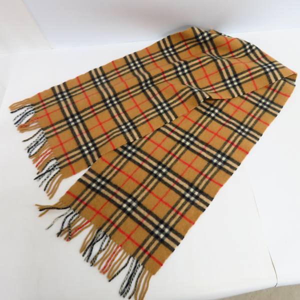 実際に弊社で買取させて頂いたBURBERRY London/バーバリーロンドン マフラー　ウール　フリンジ付き ノバチェック ベージュ×ブラック ×レッド系 の画像 1枚目