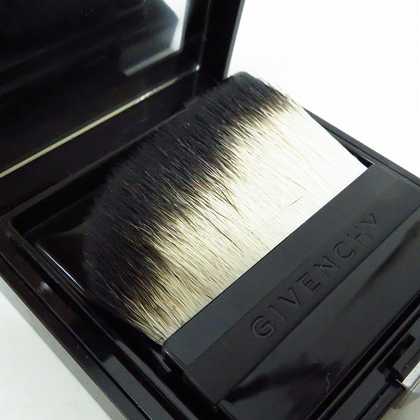 実際に弊社で買取させて頂いたGIVENCHY/ジバンシィ プリズム・ヴィザージュ フェイスパウダーの画像 4枚目