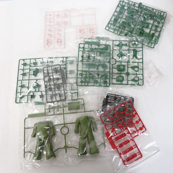 実際に弊社で買取させて頂いた【未組立】Max Factory 1/72 太陽の牙 ダグラム ソルティック HB ラウンドフェイサー 軽量型 コンバーチブルキットの画像 1枚目