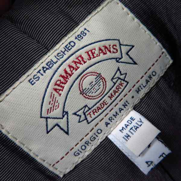 実際に弊社で買取させて頂いたARMANI JEANS/アルマーニジーンズ 3B テーラードジャケット 50の画像 2枚目