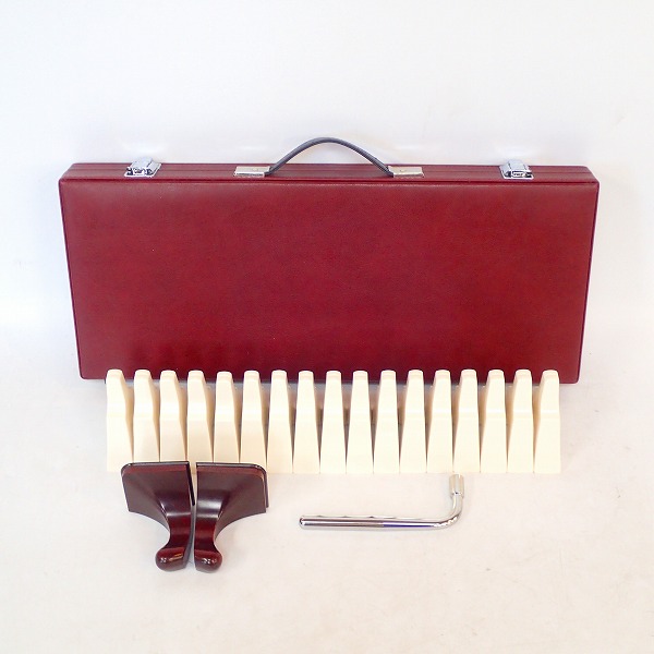 実際に弊社で買取させて頂いた★琴/箏 17弦琴 玉縁包み柏葉 並甲 綾杉彫り 和楽器 琴柱/猫足/ケース付きの画像 8枚目