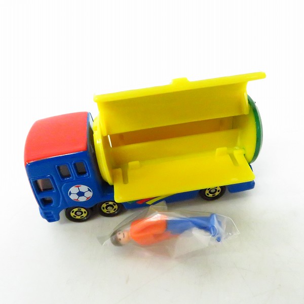 実際に弊社で買取させて頂いたTOMICA/トミカ 2002 FIFA WORLD CUP KOREA JAPAN/日韓ワールドカップ イベントカー サポーター人形付き 4点セットの画像 7枚目