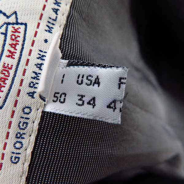 実際に弊社で買取させて頂いたARMANI JEANS/アルマーニジーンズ 3B テーラードジャケット 50の画像 3枚目