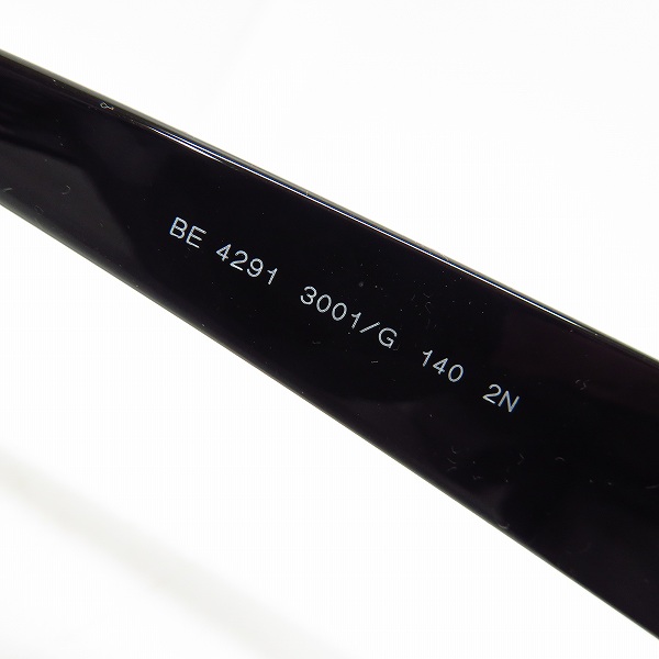 実際に弊社で買取させて頂いたBURBERRY/バーバリー ロゴレンズ Ｄフレーム サングラス BE4291の画像 5枚目