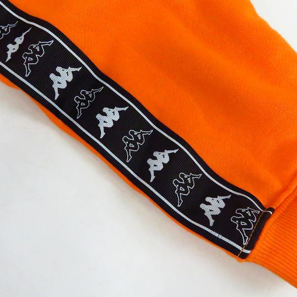 実際に弊社で買取させて頂いたKAPPA/カッパ 袖ロゴテープデザイン プルオーバーパーカー オレンジ系/Fの画像 4枚目