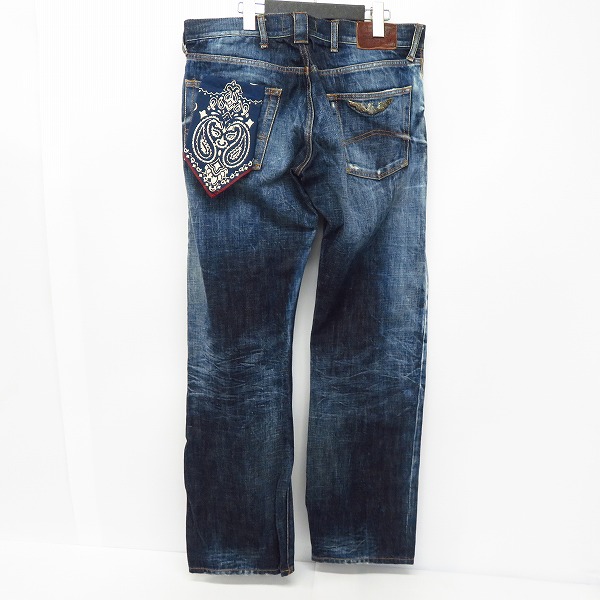 実際に弊社で買取させて頂いたARMANI JEANS/アルマーニジーンズ CULTURE イーグルメタル ポケット スカーフ ダメージ加工 デニムパンツ/ジーンズ/34の画像 1枚目