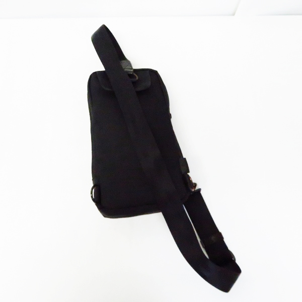 実際に弊社で買取させて頂いたmaster-piece/マスターピース ワンショルダーバッグ/ボディーバッグ ブラックの画像 1枚目