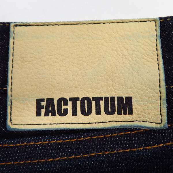 実際に弊社で買取させて頂いたFACTOTUM/ファクトタム デニムパンツ ストレートスキニー 29の画像 2枚目